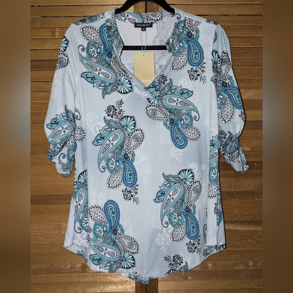 ❤️3/$17 Cute Paisley Top NWT - Picture 6 of 8